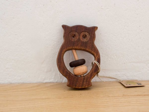 hochet Filou le hibou en noyer