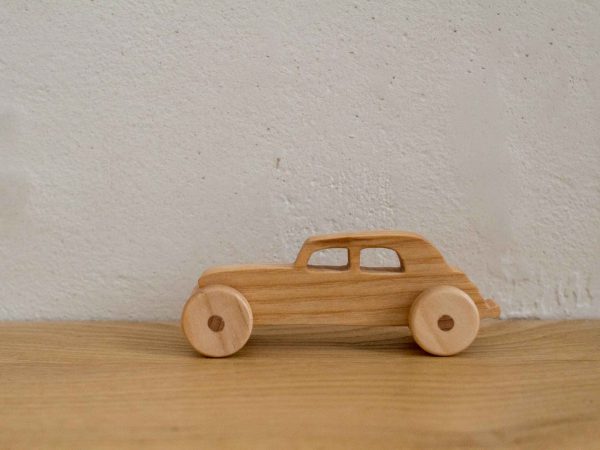 petite voiture "traction" frêne et érable